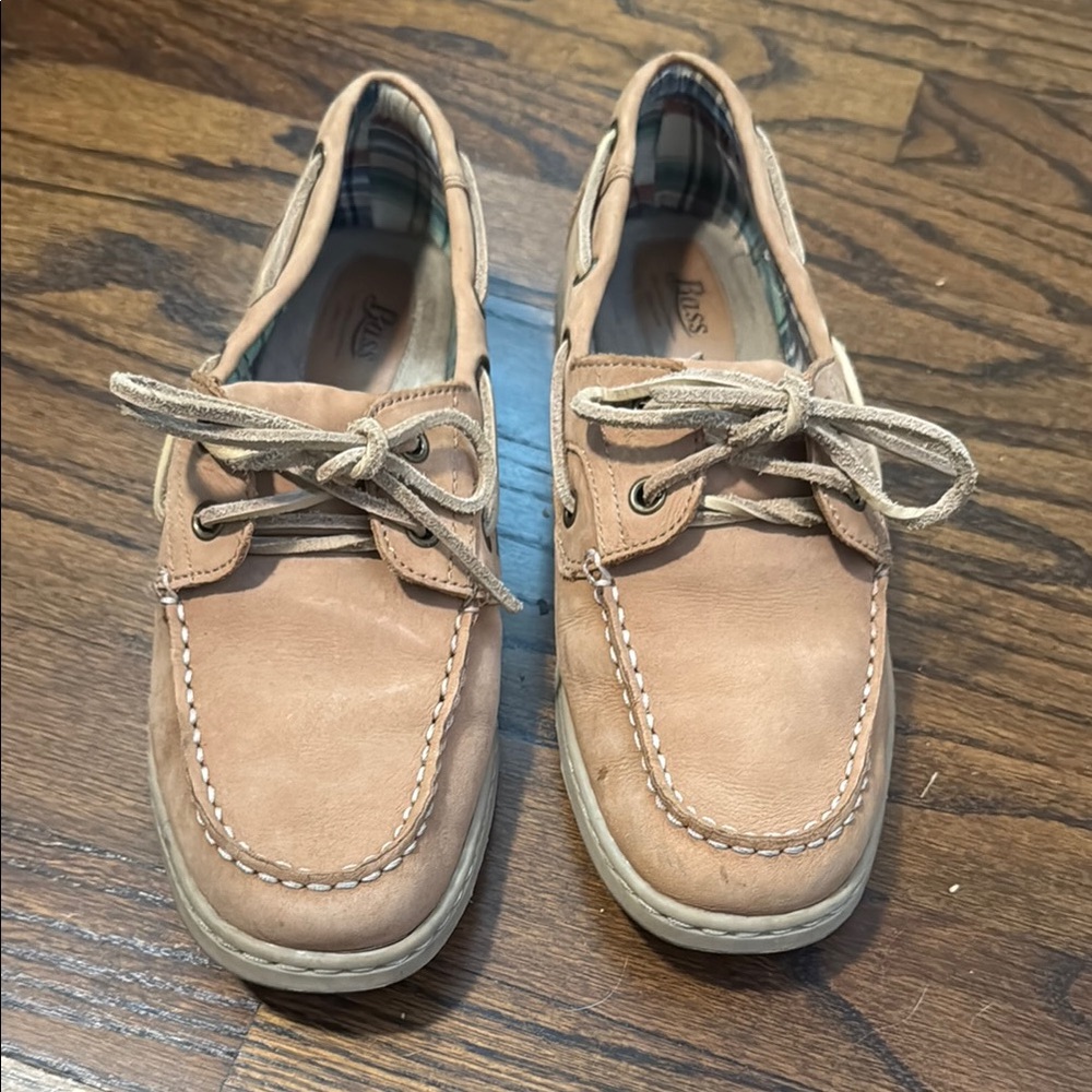 G.H. Bass & Co. Leather Shoes with Plaid Interior
